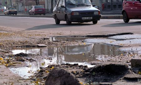 „Linia verde” pentru gropi, desfiinţată