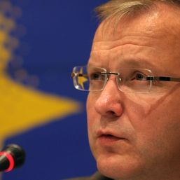 Olli Rehn, „pompierul” care păzeşte deficitul bugetar