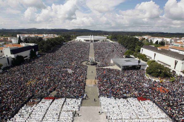 Papa nu a fost "slăbit" de scandalul preoţilor pedofili