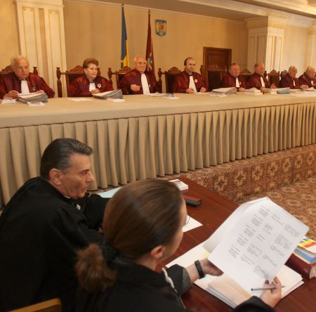 PSD merge cu lustraţia la Curtea Constituţională