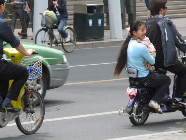 Shanghai, oraşul milioanelor de biciclete