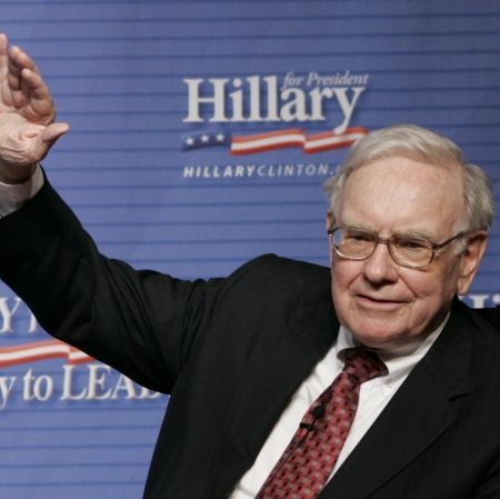 Warren Buffett, apărător al acuzaţilor de fraudă de la Goldman Sachs