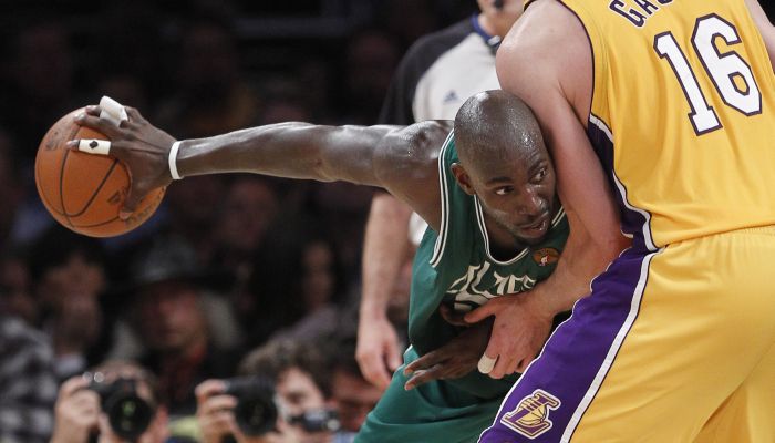 Boston Celtics, strivită de LA Lakers