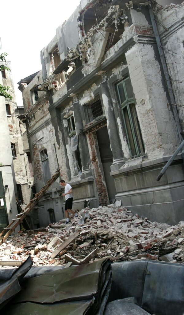 Casa-monument „Cantacuzino”, demolată ilegal