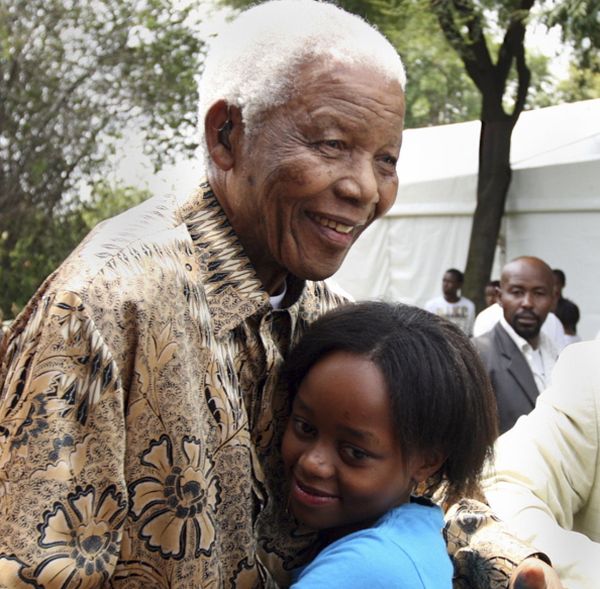 În doliu, Nelson Mandela lipseşte de la Cupa Mondială