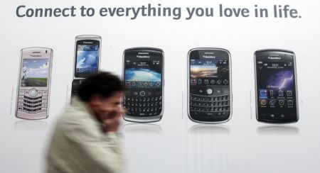 RIM vrea un BlackBerry îmbunătăţit, pentru a rivaliza cu iPhone 4