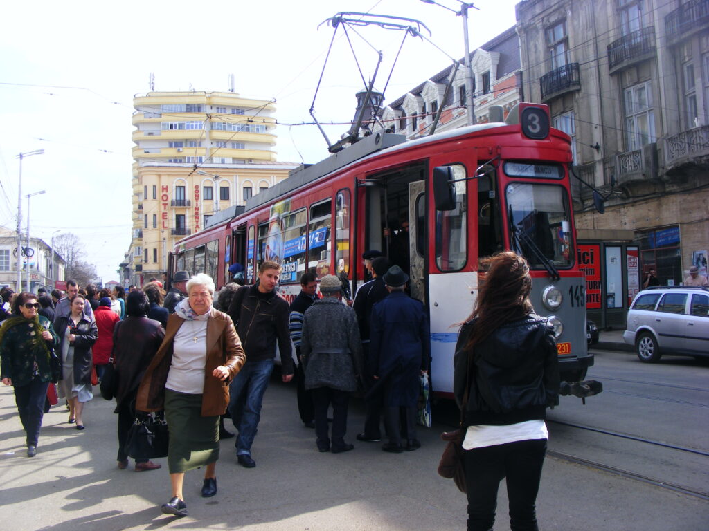 Tramvaie din 1970, donate ieşenilor