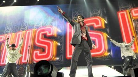 Un an de la moartea lui Michael Jackson: "A fost o forţă socială"