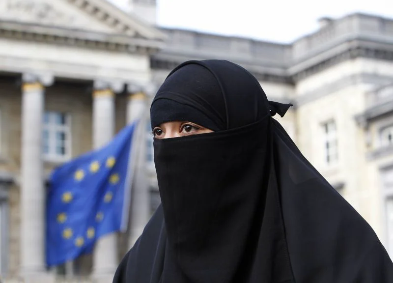 Vălul islamic şi Europa: inamici de neîmpăcat?