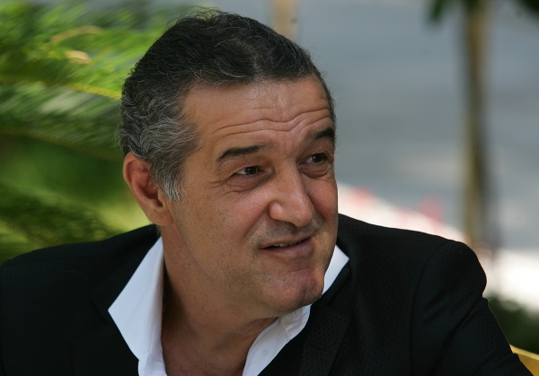 Aberaţiile lui Gigi Becali: "Răduţ o să-l întreacă pe Xavi"