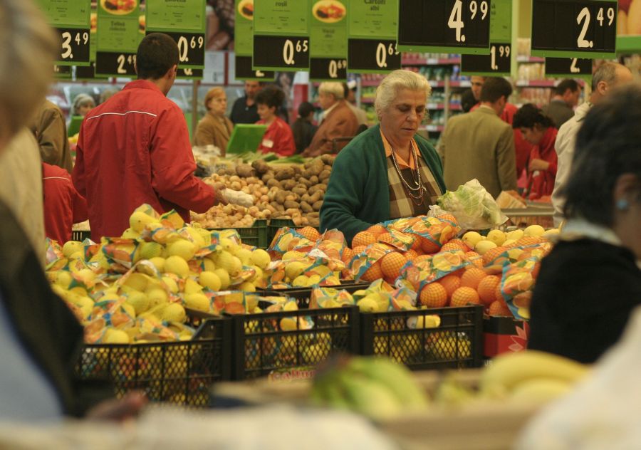 Doar o treime dintre comercianţi nu au crescut preţurile