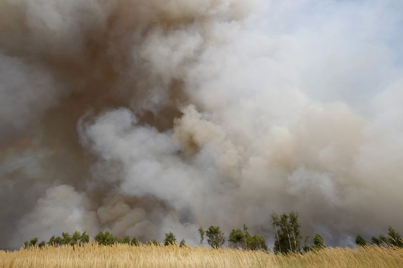 Arde groapa de gunoi de la Moscova