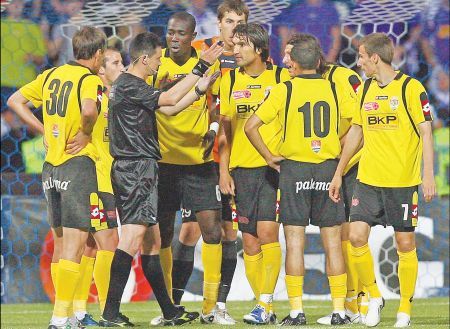 Balaj arbitrează Steaua - FC Timişoara