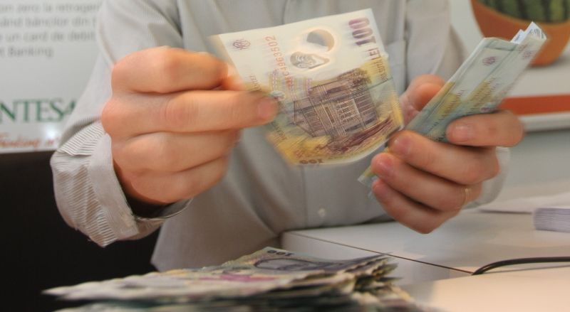 "Ciorapul" românesc prinde mai bine decât depozitul bancar