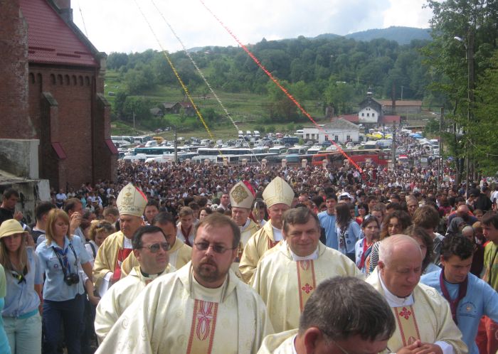 În pelerinaj la mănăstiri