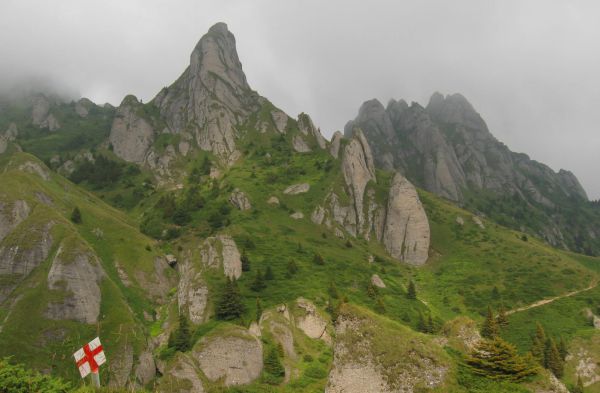 Lumea de piatră din munţii Ciucaş