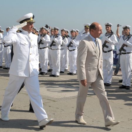 Traian Băsescu: "Ziua Marinei este ziua bărbatului"