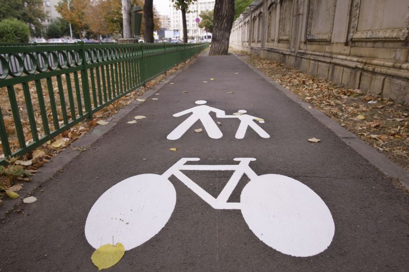 Activist: Mai întâi trebuie creată infrastructură, bicicliştii ies singuri