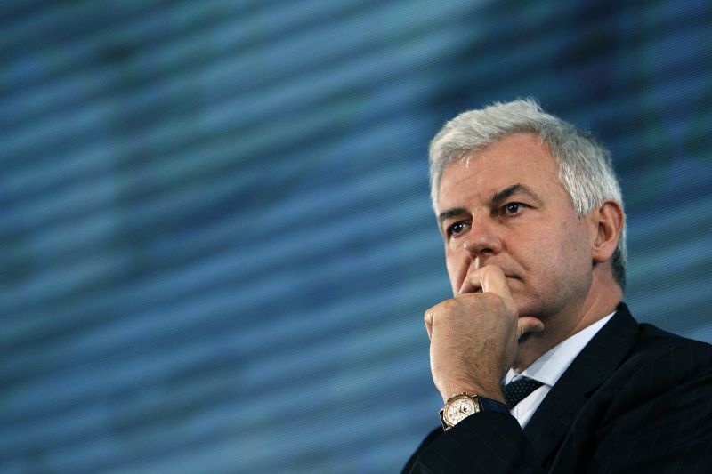 CEO-ul UniCredit primeşte la plecare 40 de milioane de euro