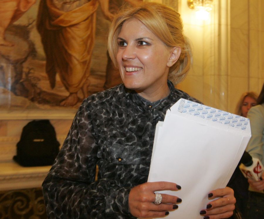 Elena Udrea i-a tras mash-ul de sub picioare lui Sorin Oprescu