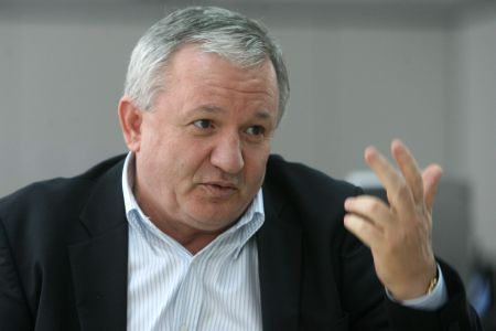 Porumboiu: "E jenant să te scoată o echipă din Liga a II-a"