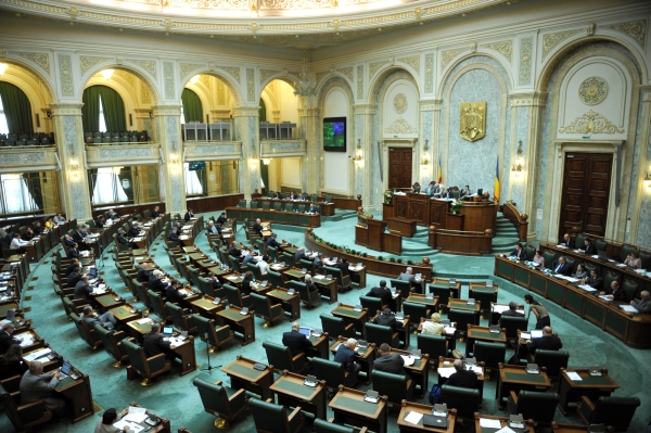 Senatorii cer cartele anti-fraudă la ședințele comune