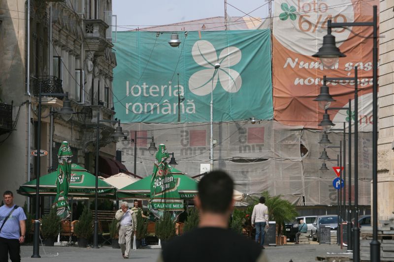 Sunteţi de acord cu interzicerea reclamelor pe casele-monument?