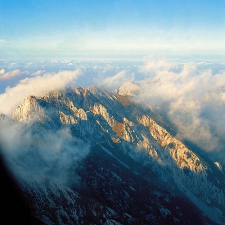 Trei turişti, blocaţi în Masivul Bucegi