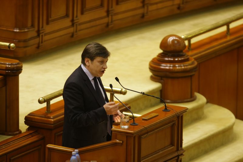Antonescu: Parlamentul nu e un şantier unde se face pontajul