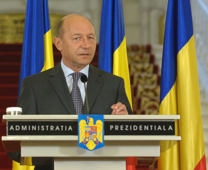 Băsescu îi cere lui Geoană să grăbească reexaminarea legii pensiilor în Senat