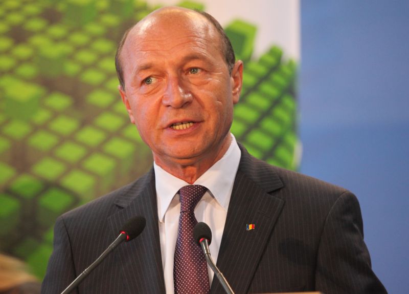 Băsescu: Standardele fiscale impuse de UE prind extraordinar de bine României