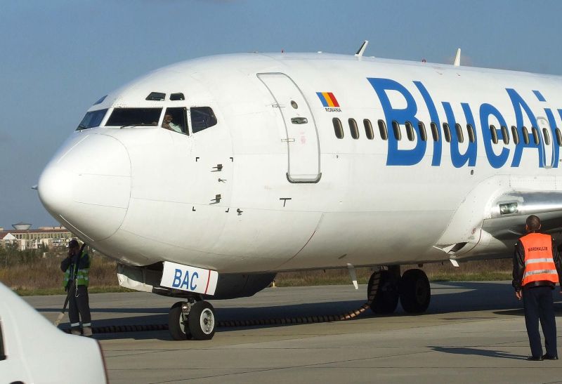 Blue Air scapă provizoriu de insolvenţă