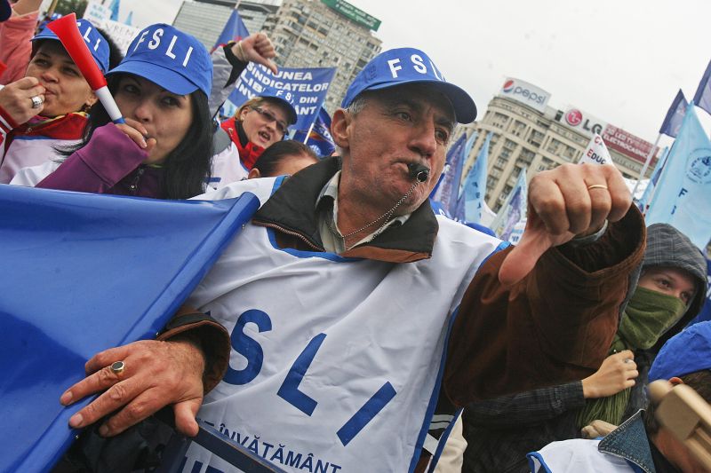 Continuă protestele din educaţie