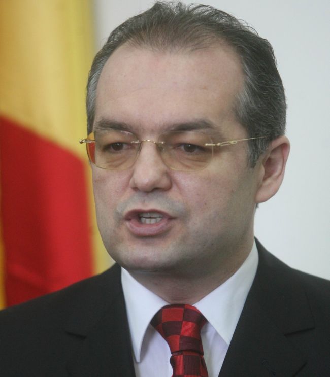 Executivul va cere FMI deblocarea posturilor în Educaţie şi Sănătate