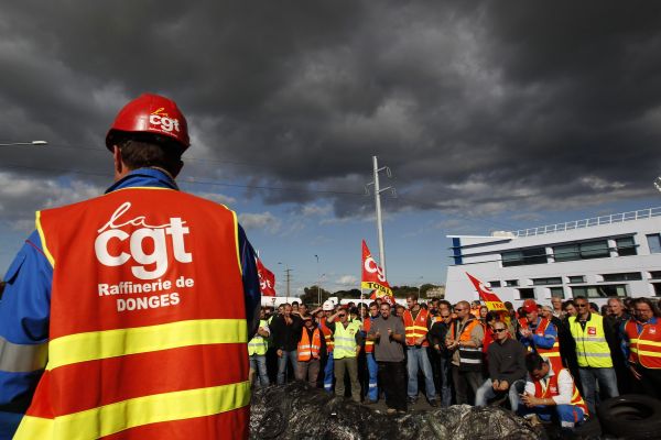 Factura protestelor din Franţa: 300 de milioane de euro, ziua de grevă