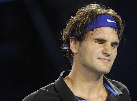 Federer l-a spulberat pe Soderling