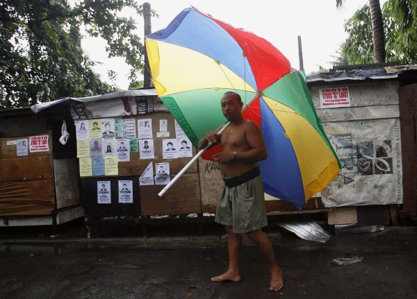 Furiosul Megi a măturat Filipinele