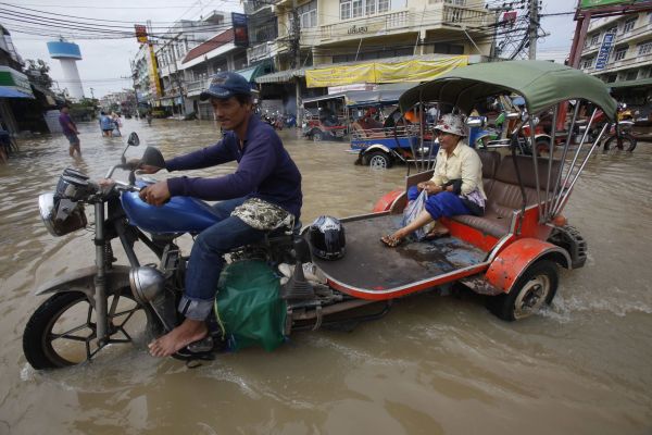 Inundaţii în Thailanda: 94 de morţi şi peste 4 milioane de sinistraţi