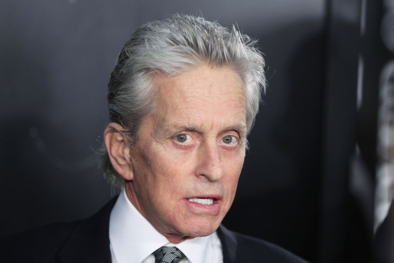 Michael Douglas, slăbit, dar nu răpus de boală