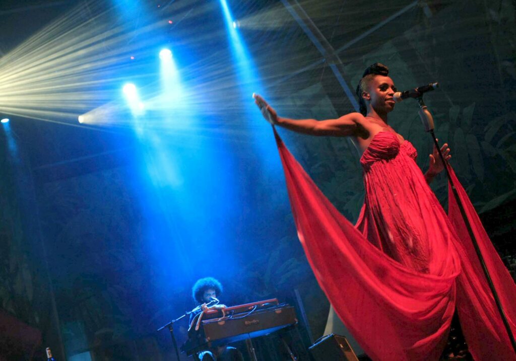 Morcheeba, aplaudată de 4000 de fani la Bucureşti