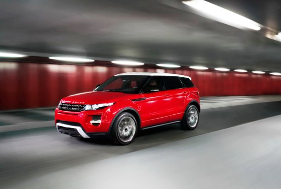 Primul model Range Rover cu tracţiune faţă, acum şi cu cinci uşi