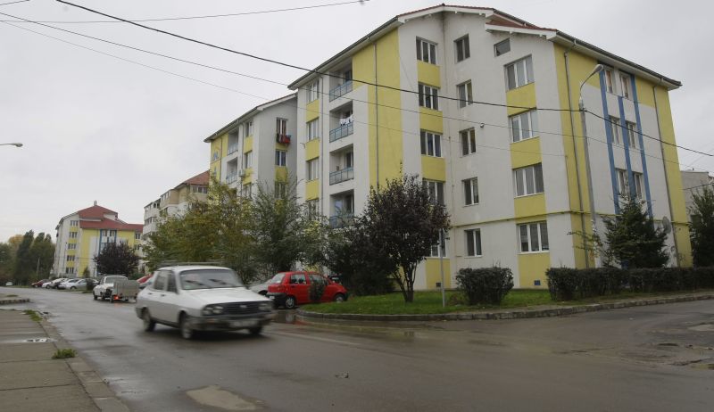 Proprietarii vor să scape de apartamentele cu 3 şi 4 camere