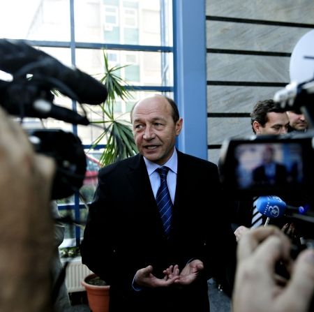 PSD: Îl suspendăm pe Băsescu pentru favorizarea infractorilor, motivul arestării lui SOV