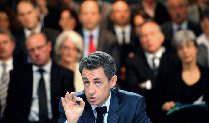 Sarkozy, sub presiunea străzii