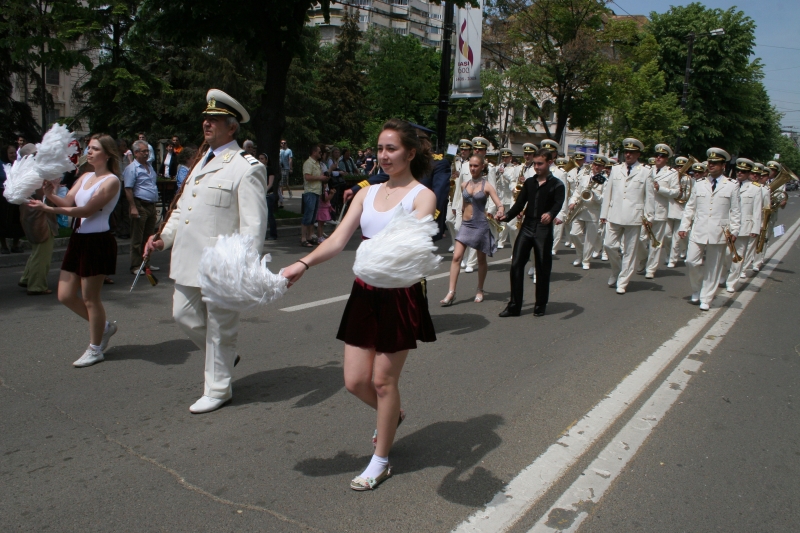 Spectacole în stradă la "Noaptea albă a Iaşiului"