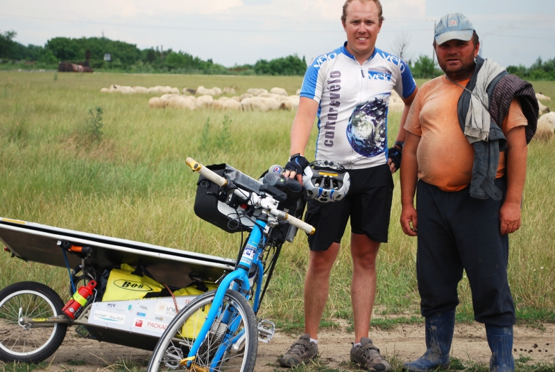 Viu şi nevătămat după 10.000 km de pedalat