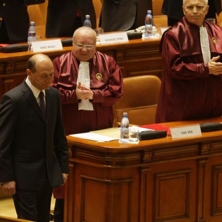 Băsescu: CCR a arătat cât de penibilă poate fi o instituţie a statului