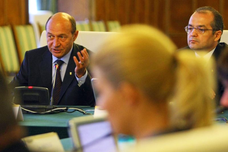 Băsescu: Unde sunt dispute între clanuri, acolo e ceva putred cu şefii poliţiei