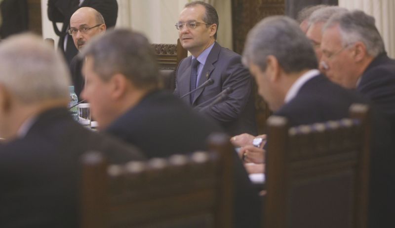 Boc le-a cerut miniştrilor lista cu proiectele finanţate cu fonduri europene