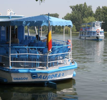 Circuit turistic cu vaporul pe lacurile Capitalei